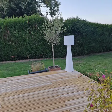 Maison Joliment Decoree Dans Un Quartier Calme Semesterbostad Savigne-l'Eveque