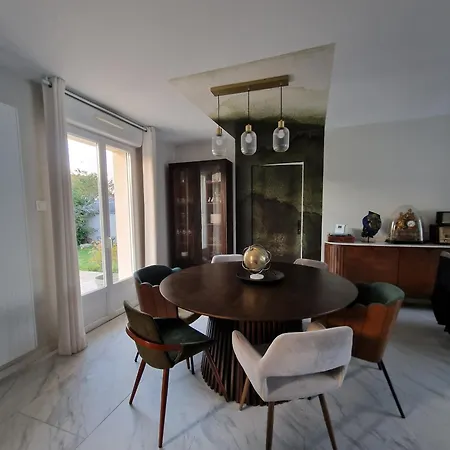 Maison Joliment Decoree Dans Un Quartier Calme Semesterbostad